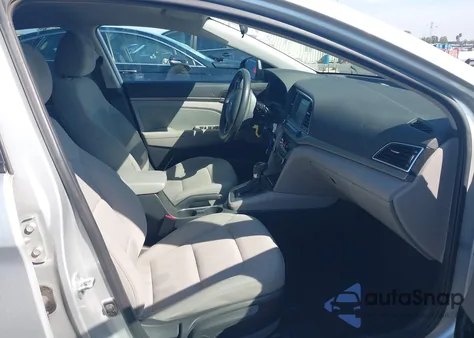 2017 Hyundai Elantra Se z USA, uszkodzony, nr VIN 5NPD84LF3HH140558
